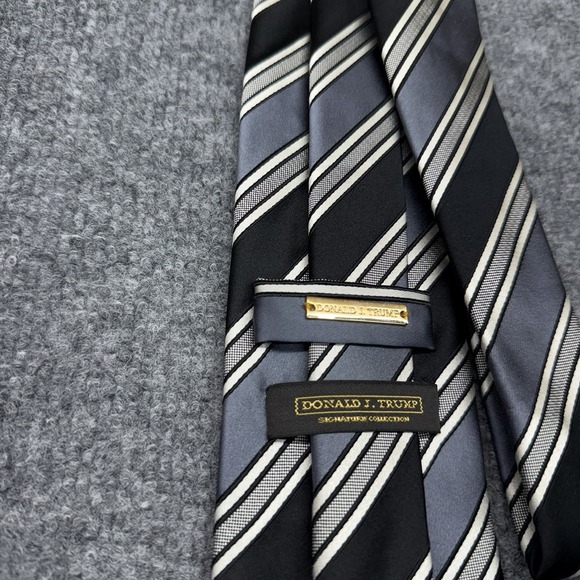 Donald J. Trump Signature Gray‎ & Black Silk Tie–Classic Stripe Power - Picture 3 of 6